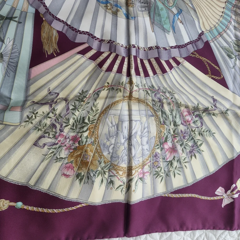 Gucci Elegant Multicolor Silk Scarf